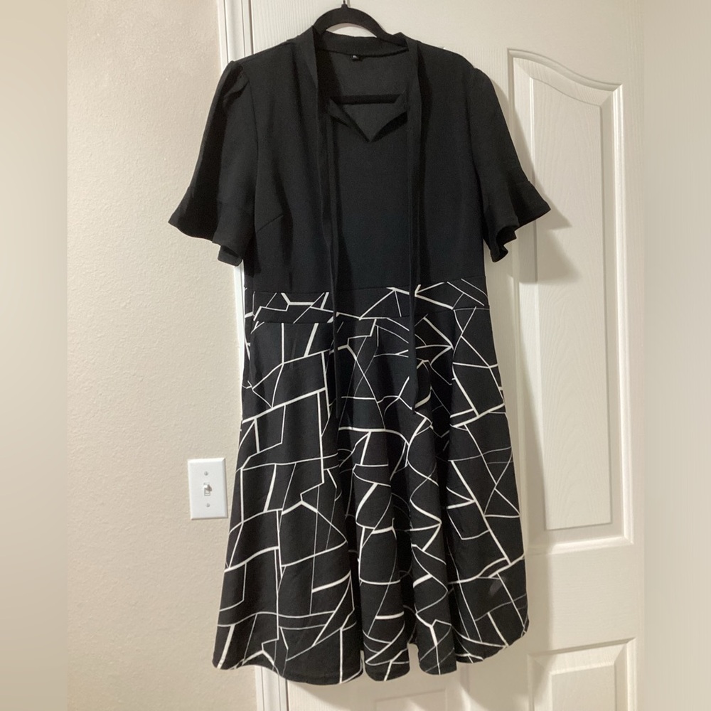 Chic Black and White Geometric Dress